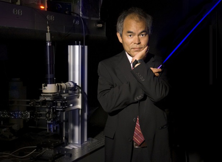 Shuji Nakamura, uno dei vincitori del premio Nobel per la fisica nel 2014.