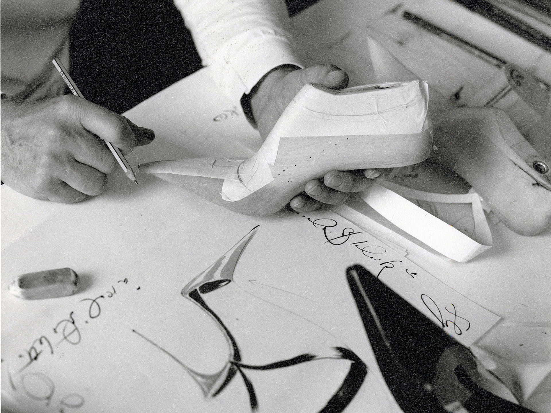 manolo-blahnik-lavoro-arthemisia-press