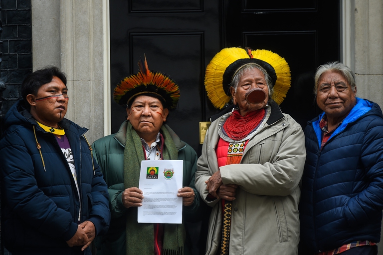 Indigeni brasiliani a 10 Downing Street 