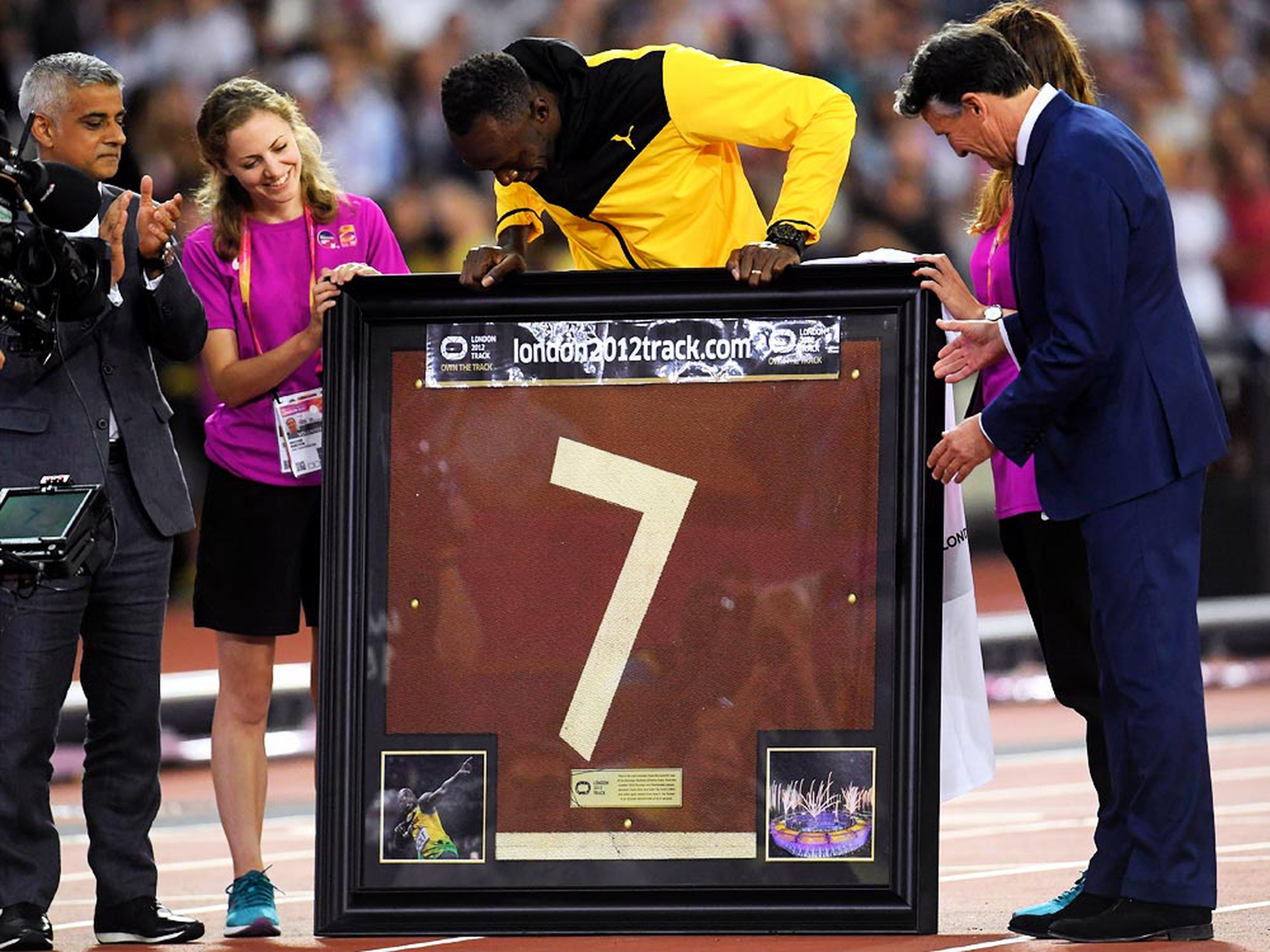 usain-bolt-2017-riceve-track-7-londra