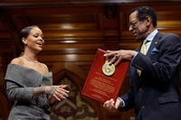 Rihanna come Malala, premio da Harvard per l’impegno umanitario