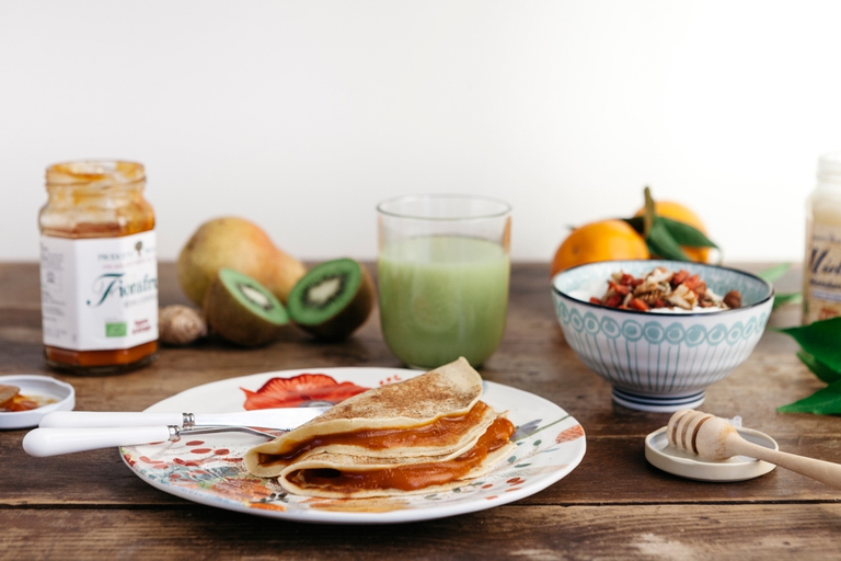crepes con farina di avena e marmellata di rosa canina