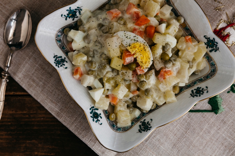 Insalata russa leggera con lo yogurt