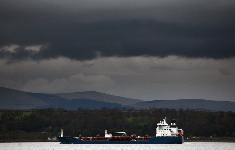 Nave diretta verso il porto di Rotterdam