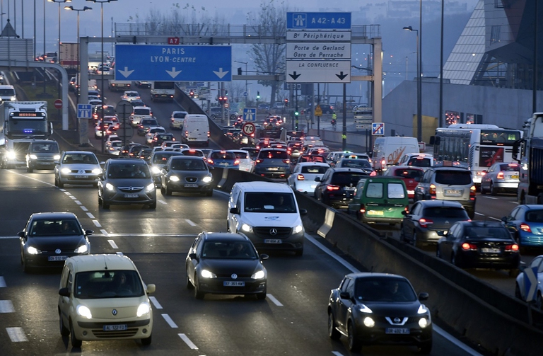 Emissioni di CO2 generate dalle automobili