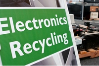Piccoli rifiuti elettronici. Ora li possiamo smaltire in negozio