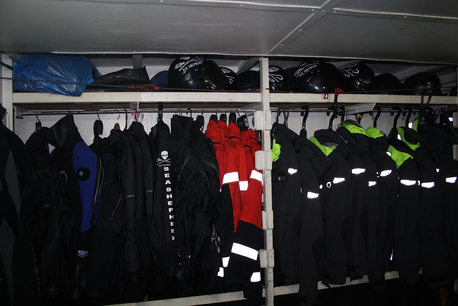 equipaggiamento-sea-shepherd-mute-caschi