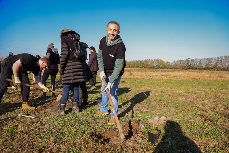 PiantiAmo il futuro di Nescafé: un albero per ogni macchina che rinasce.