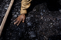 Il Bangladesh ferma la costruzione di 10 centrali a carbone