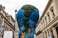 Clima, in Francia 2 milioni di cittadini trascinano il governo in tribunale