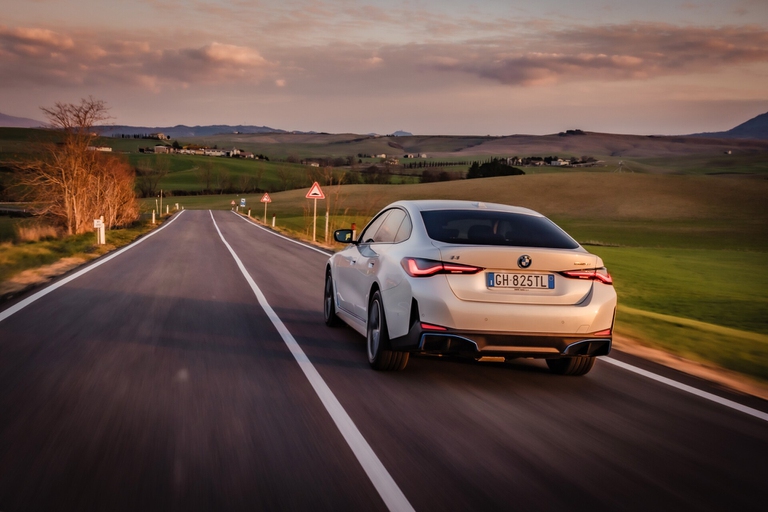 Bmw, Bmw i4, auto elettrica