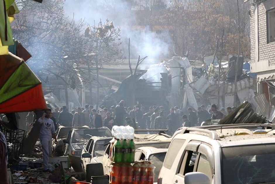 Afghanistan, attentato davanti a una scuola di Kabul ...