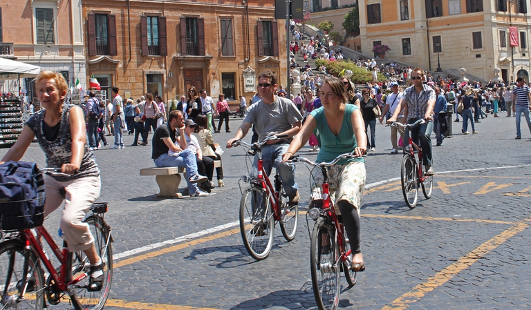 bicycle rome piazza di spagna