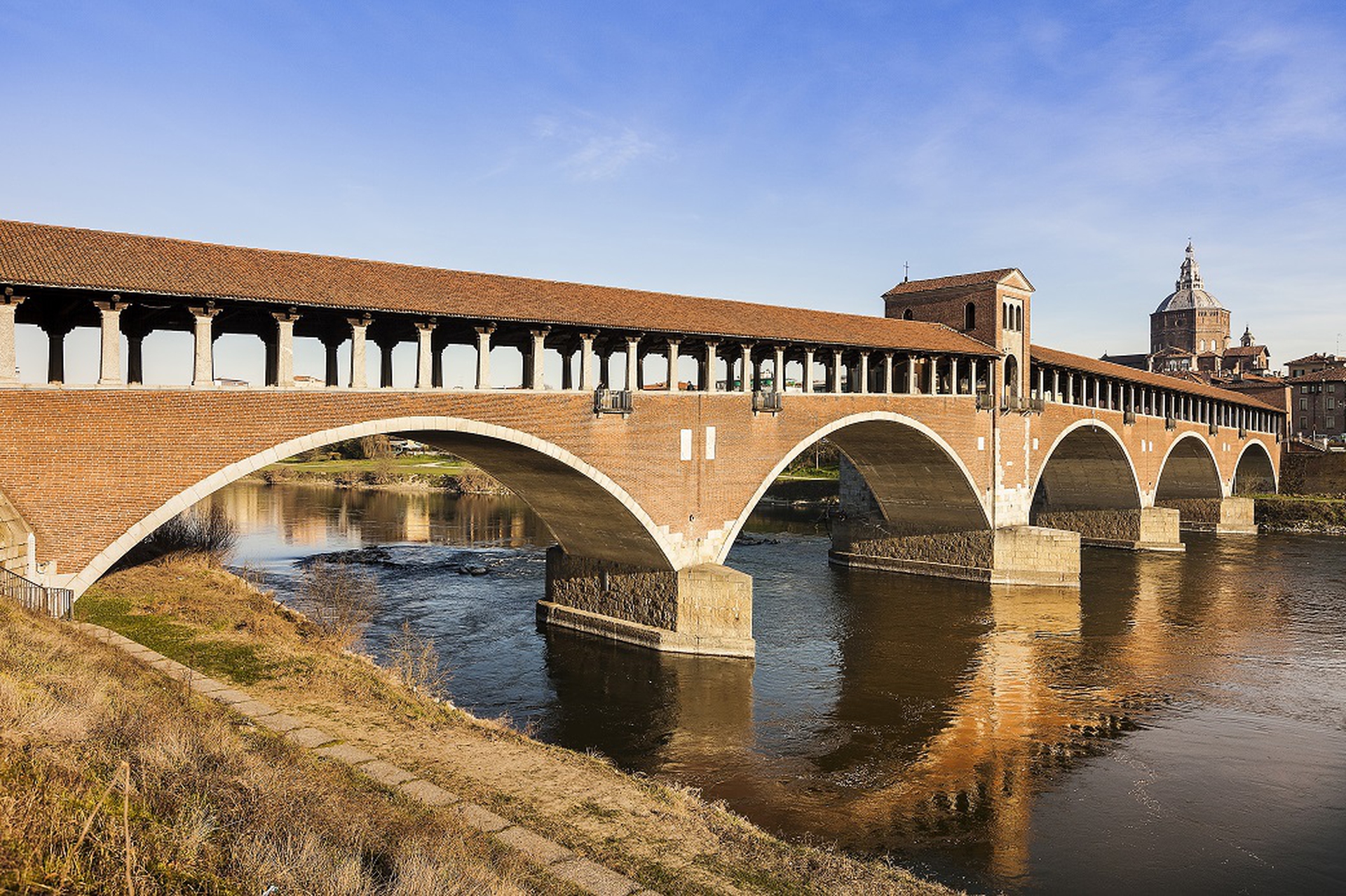 Ponte coperto sul Ticino Pavia