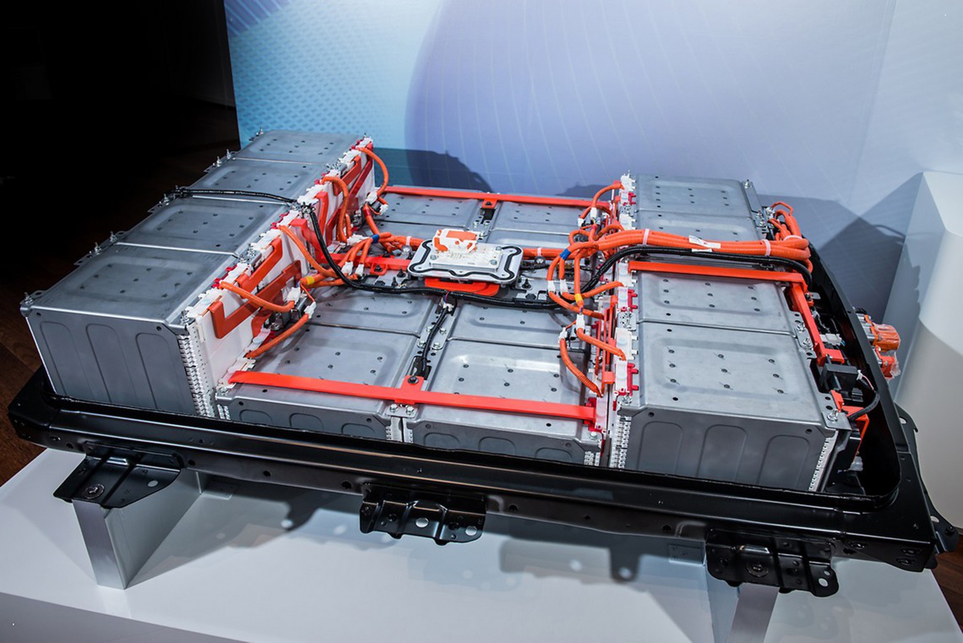 Ricarica flash per le auto elettriche, il futuro è alle porte