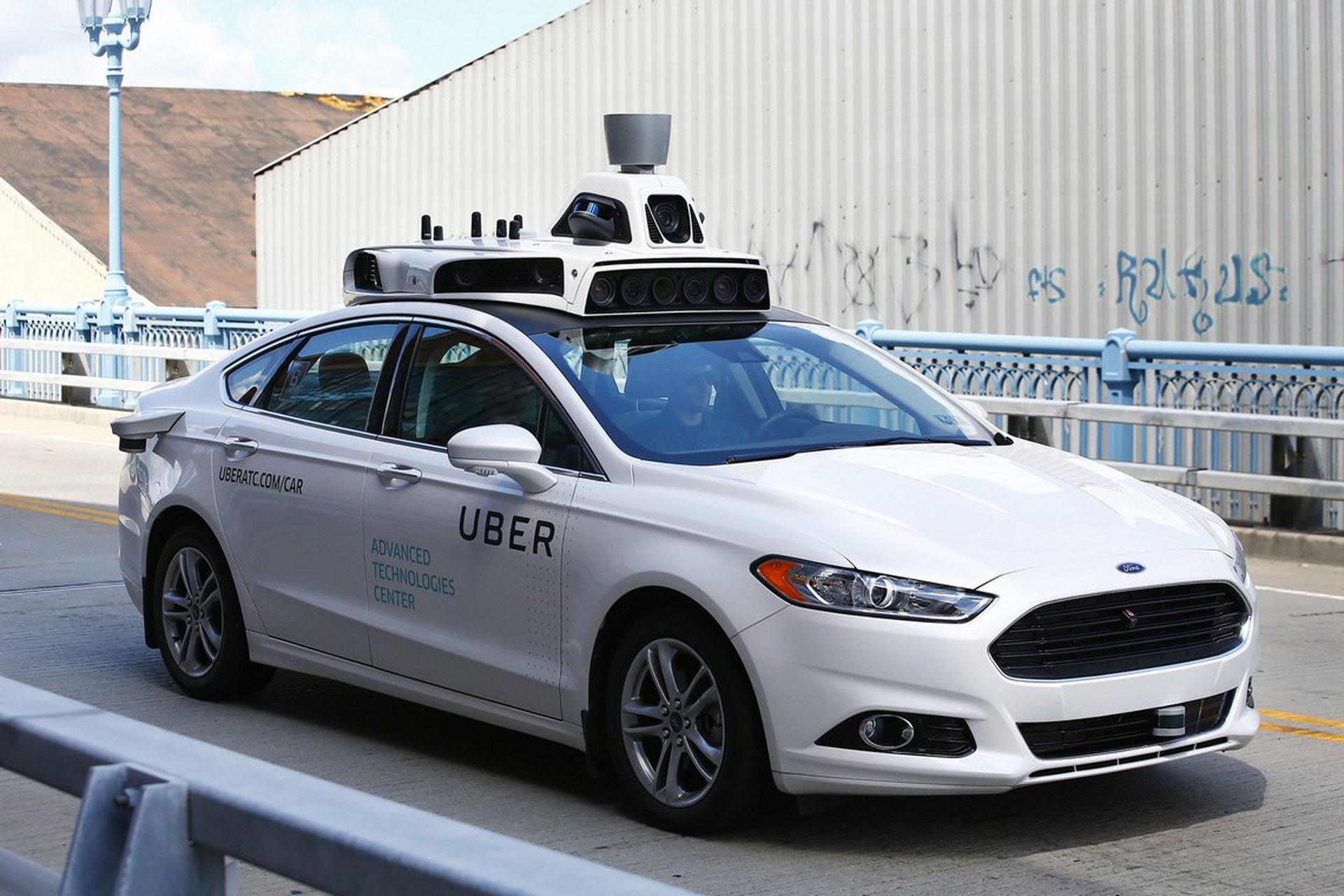 Pittsburgh, Uber inaugura il noleggio a guida autonoma