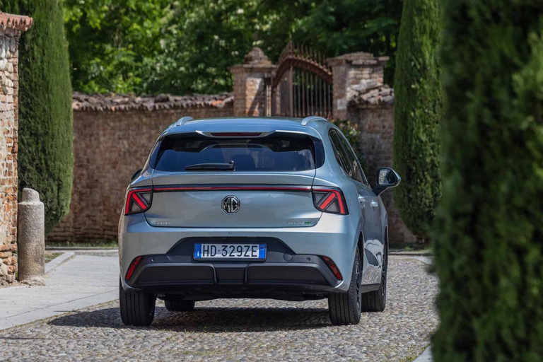 Urban, auto elettrica, test drive, MG