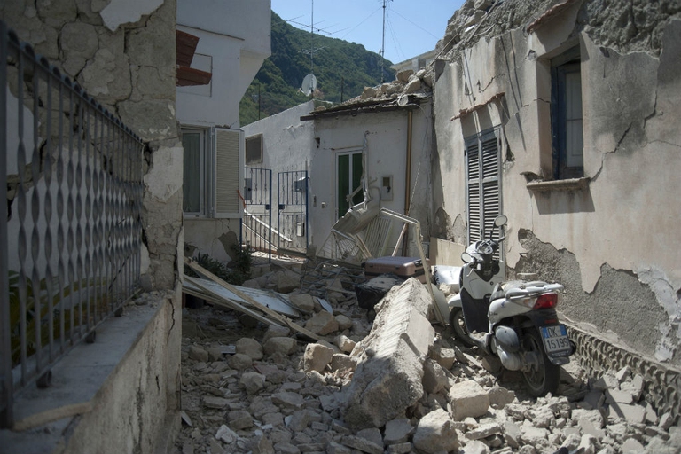 Abusivismo, terremoto a Ischia