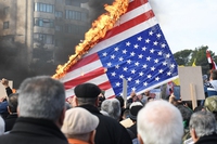L’Iran reagisce. Missili su due basi militari americane in Iraq