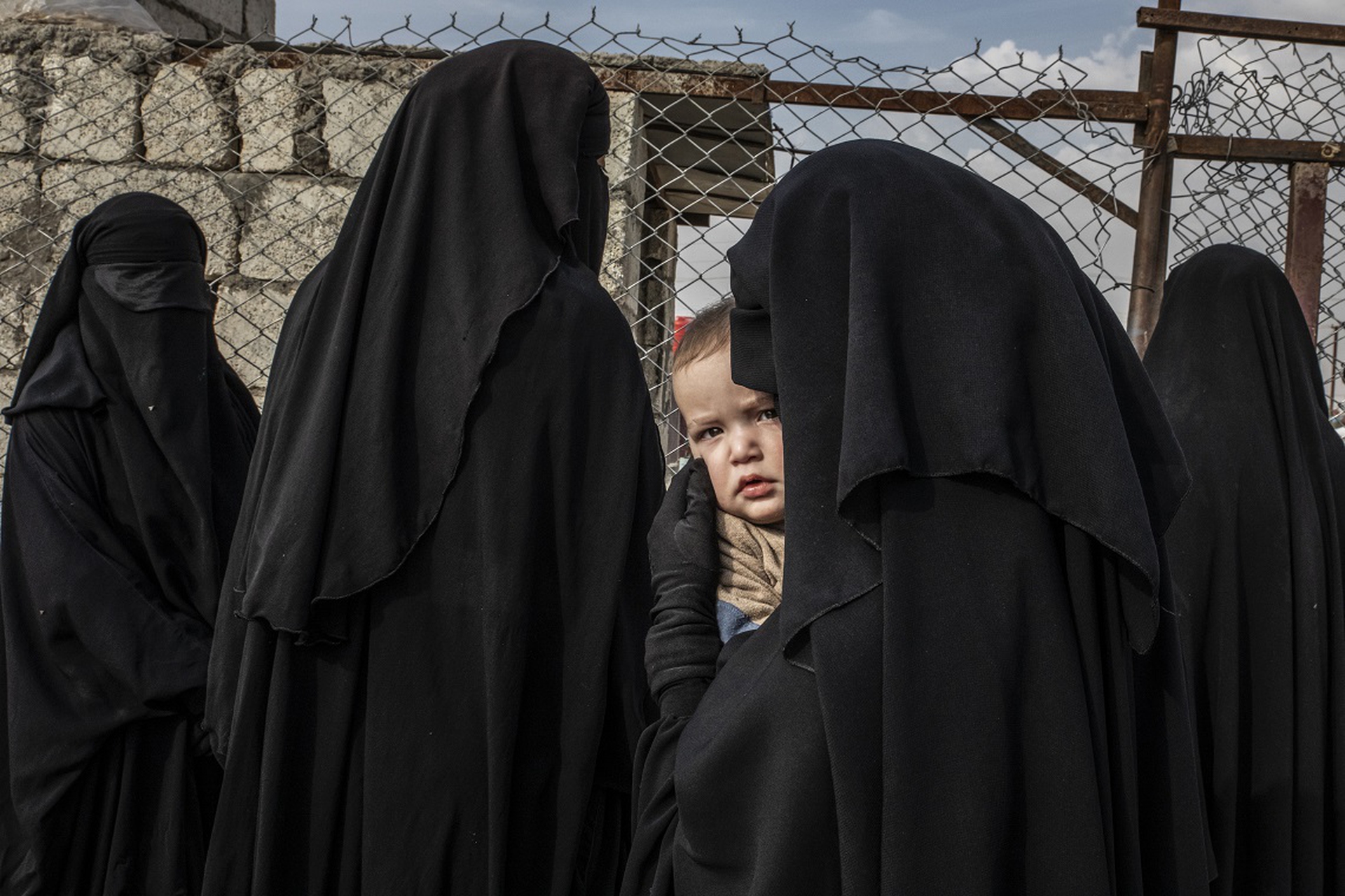 Russian Mother and her Child at Al-Hol Refugee Camp, Alessio Mamo, World Press Photo 2020