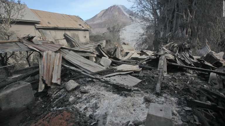 Villaggio colpito dall'eruzione