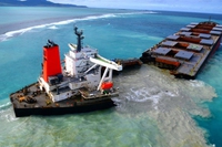 Mauritius, si è spezzata la nave cargo incagliata vicino alla barriera corallina