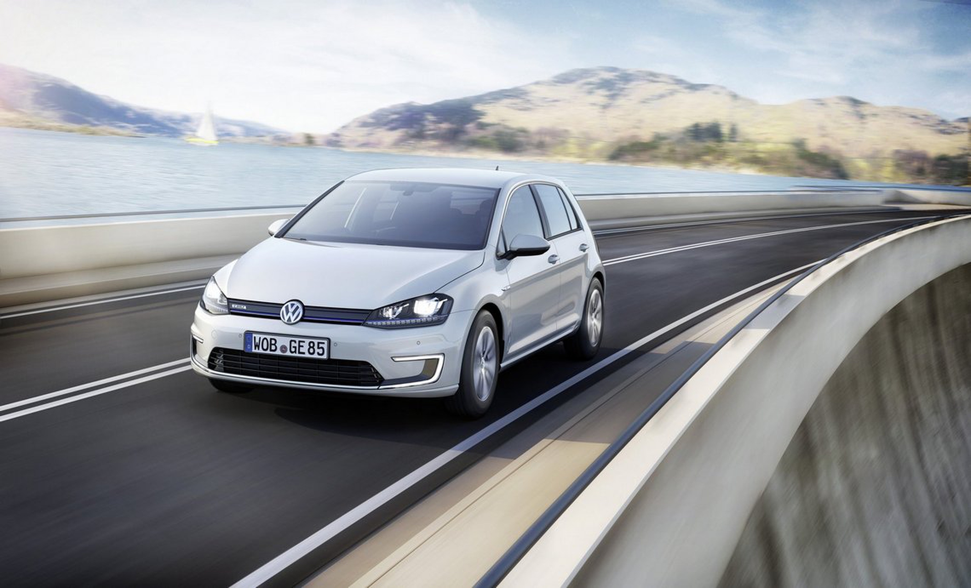 Volkswagen e-Golf_005