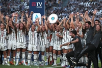 Il calcio femminile diventa professionistico, la svolta italiana