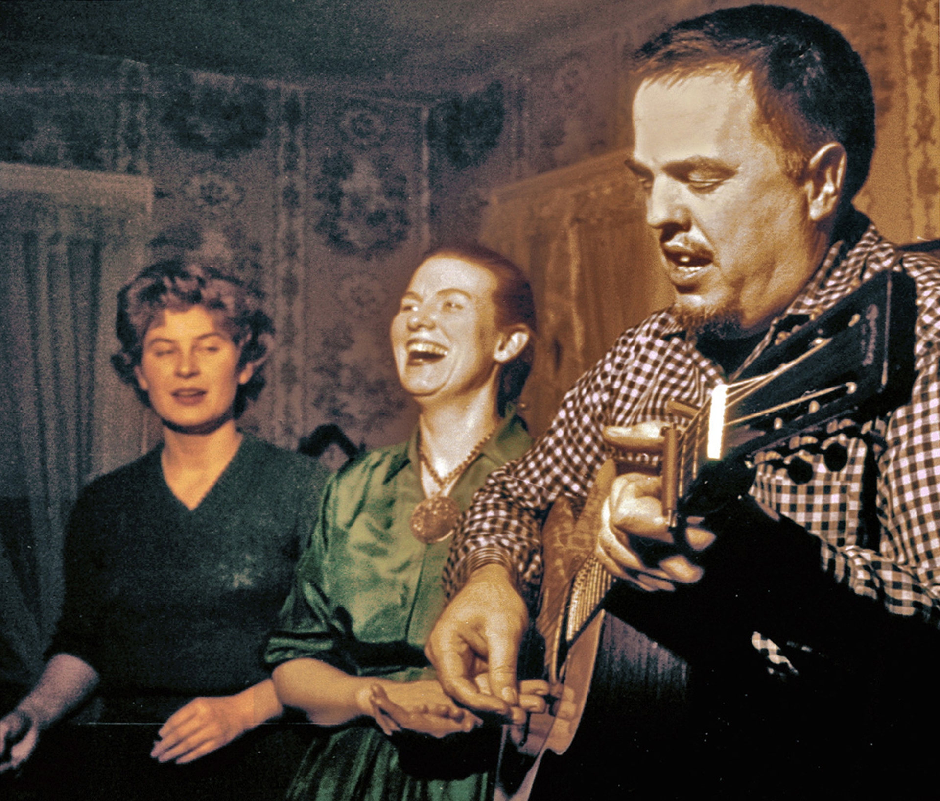 Shirley Collins Jean Ritchie e Alan Lomax nel 1960 credits Library of Congress