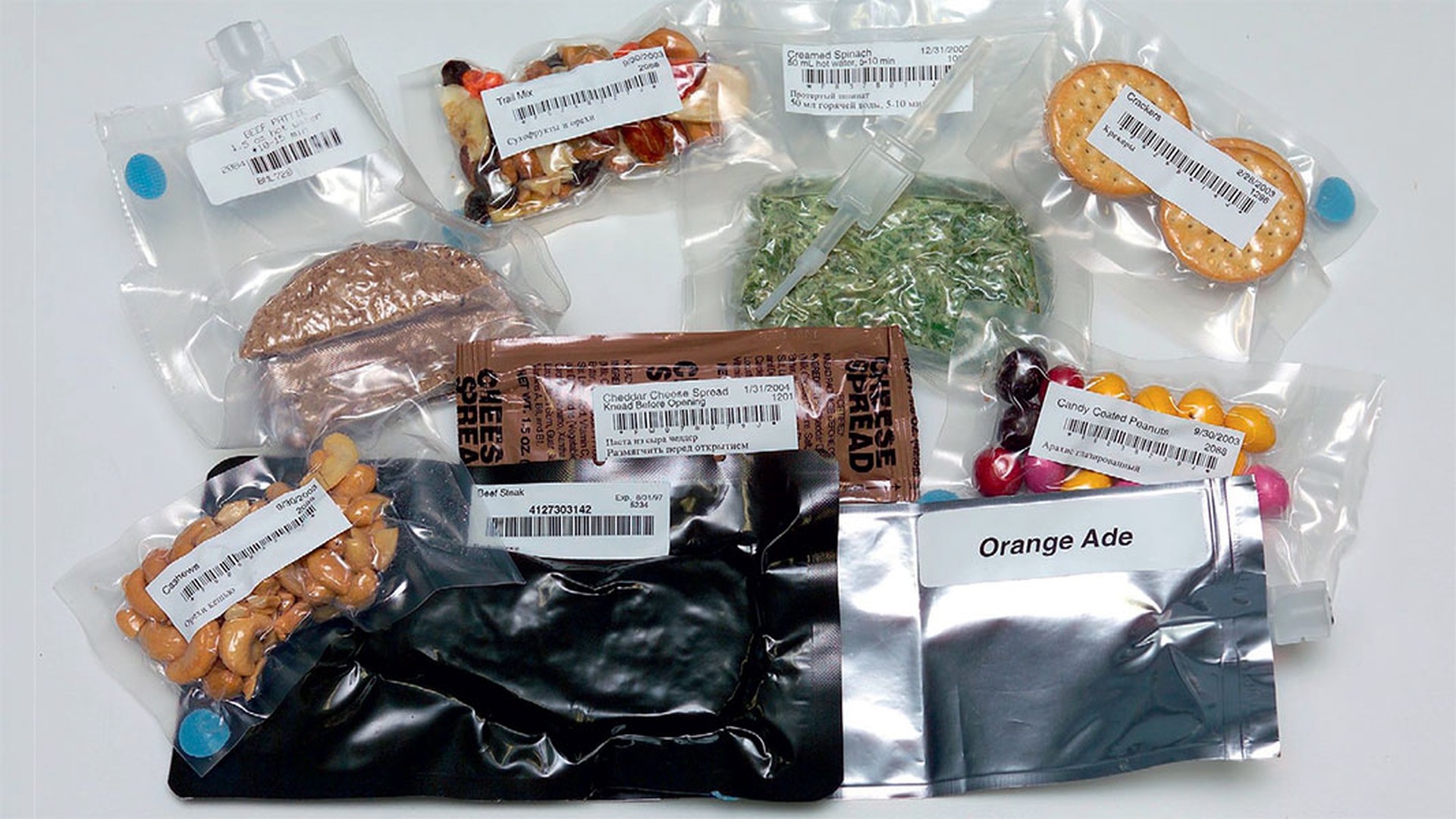 Cibo nello spazio. Dai cubetti dell'Apollo 13 ai legumi Slow Food di Samantha Cristoforetti