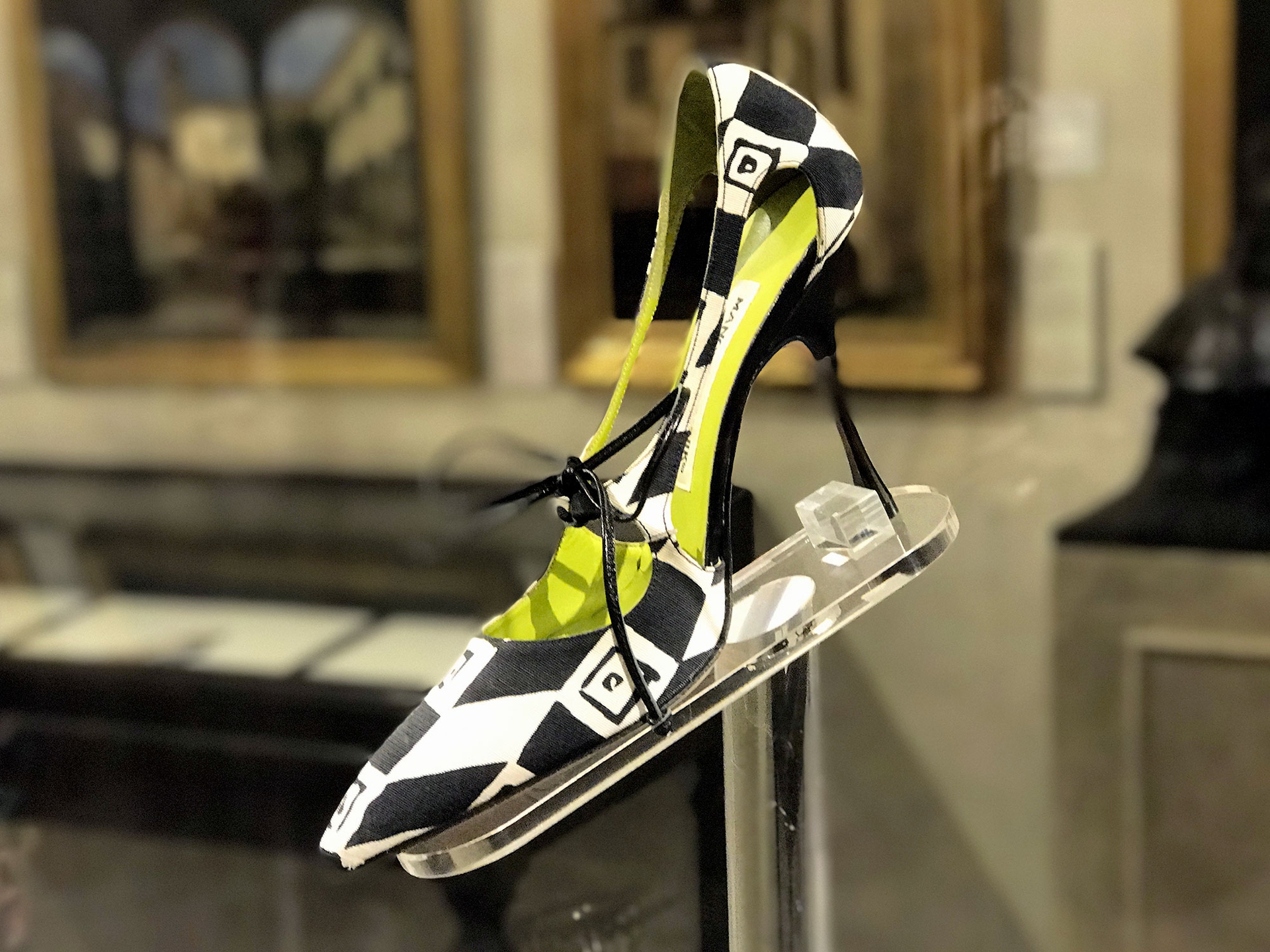 manolo-blahnik-22-josef-hoffman