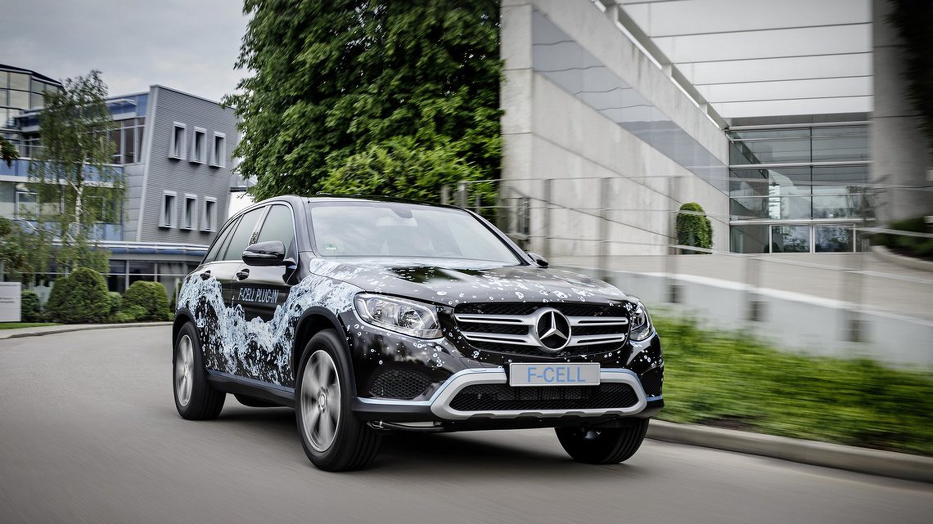 Mercedes GLC Fuel Cell plug-in-001