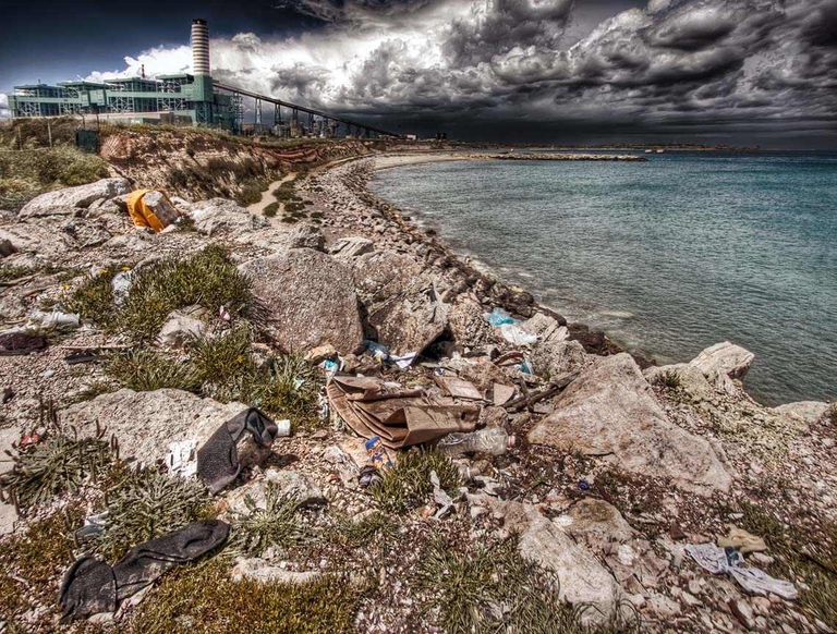 Centrale Enel, Federico II Brindisi. Foto di Paolo Margari via flickr