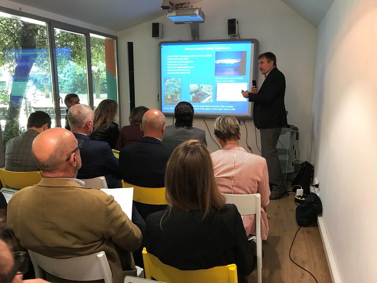 nikolai maximenko parla della plastica negli oceani