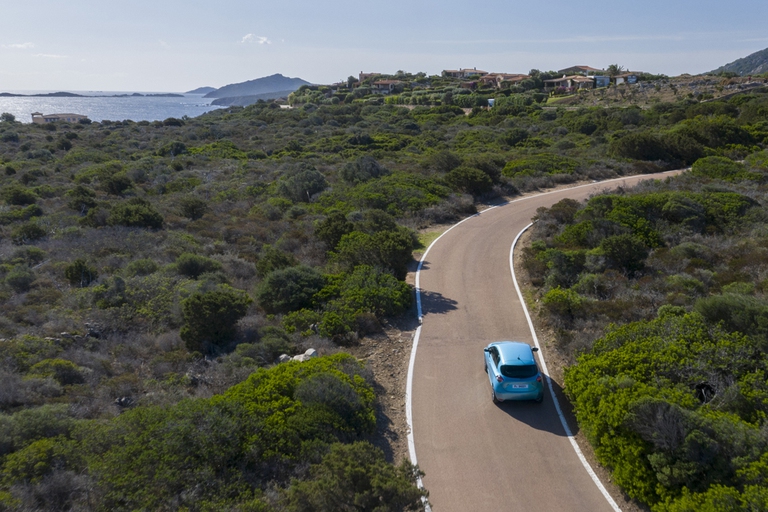 Più veloce e con una maggiore autonomia, Renault Zoe adotta nuove batterie e un motore elettrico più performante. Il risultato è un maggiore piacere di guida in tutte le condizioni. ©Renault