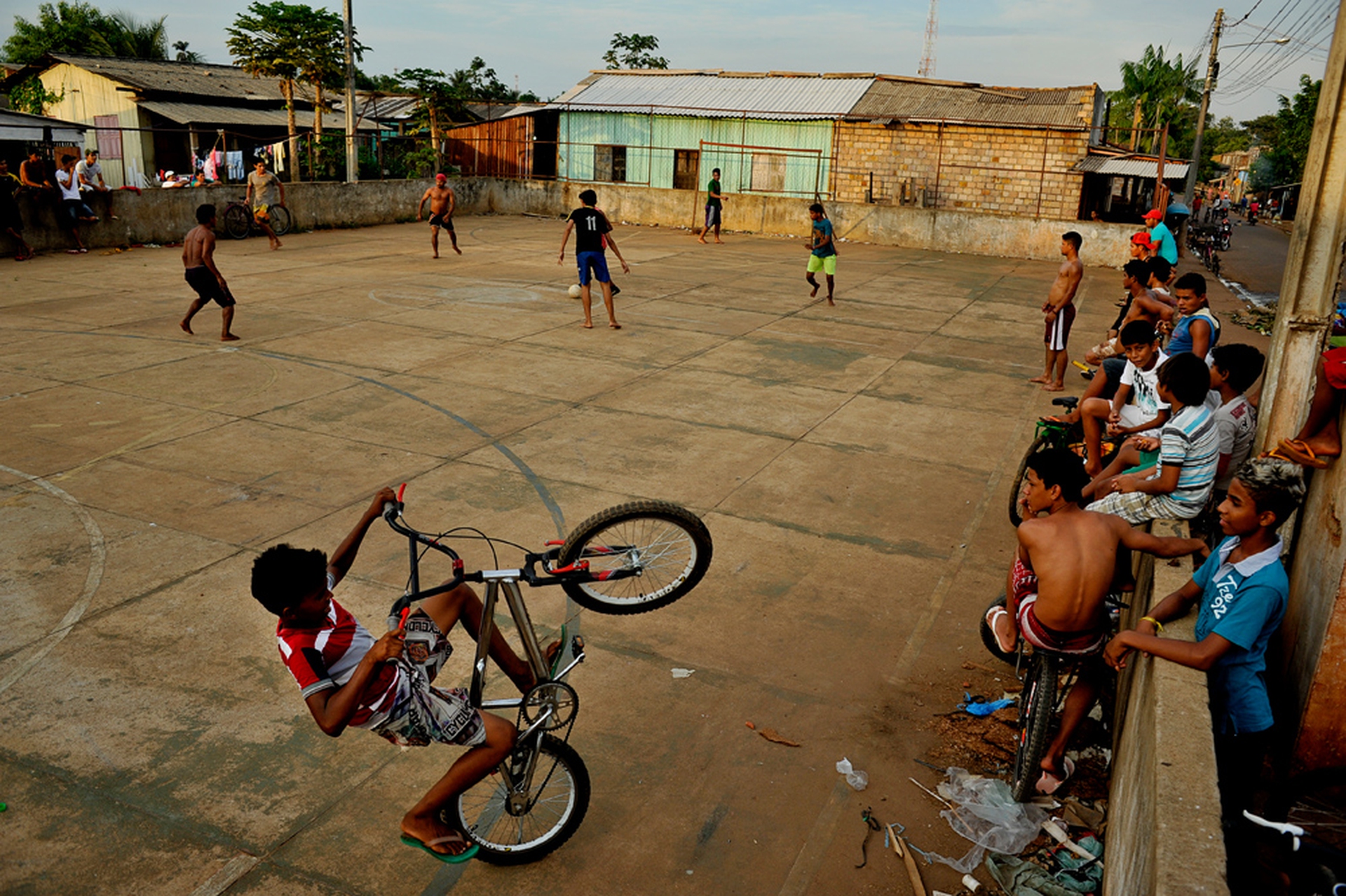 Uno sguardo sul cantiere della diga di Belo Monte