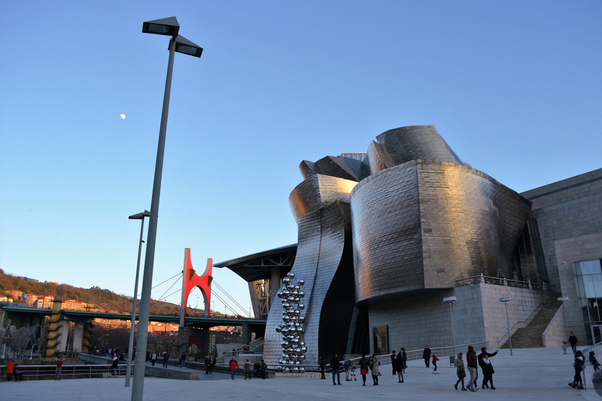 Il Guggenheim Bilbao opera del canadese Frank Gehry
