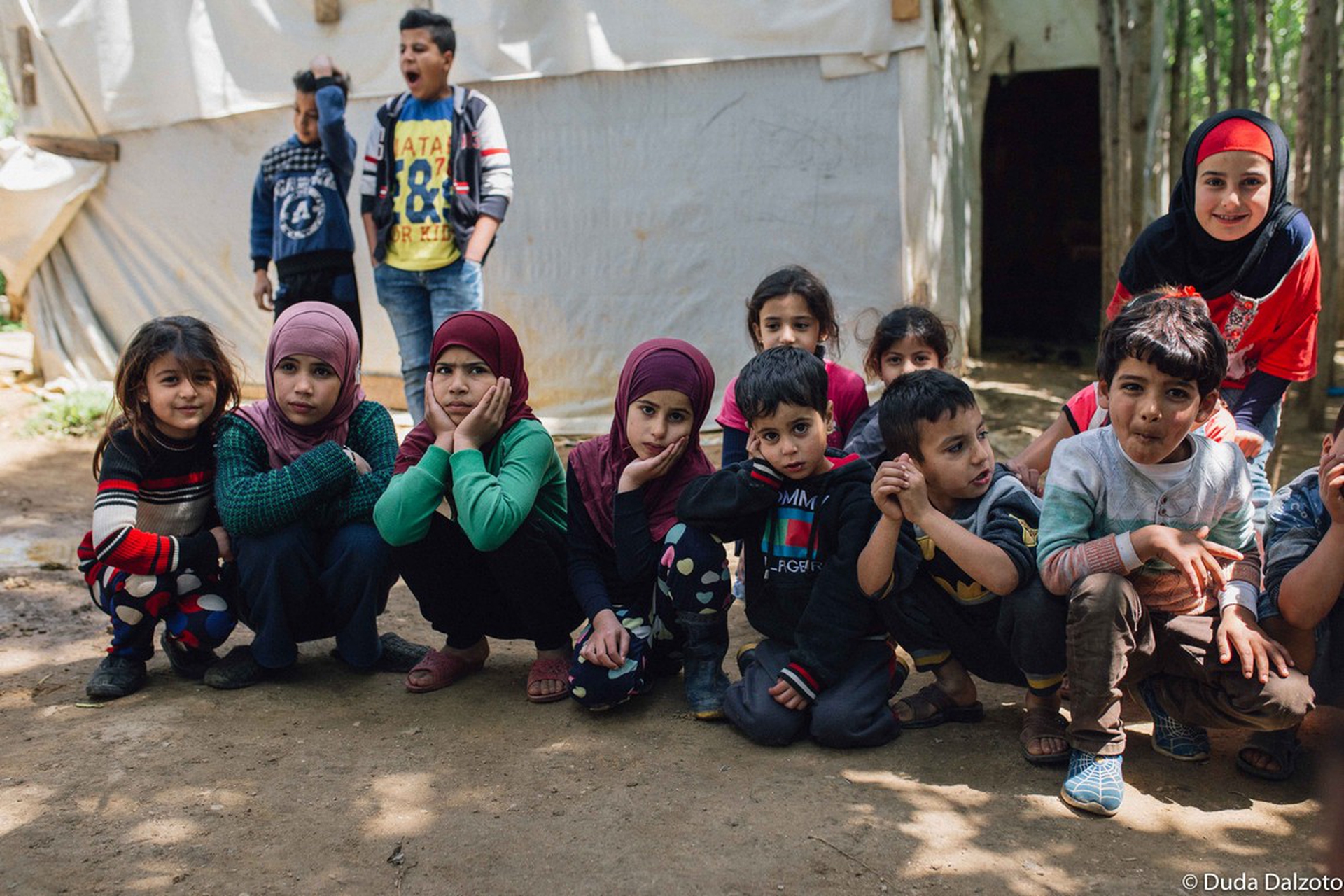I ragazzi profughi siriani nel campo in Libano