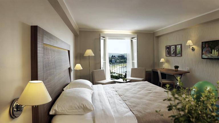 Una camera dell'Hotel Apollo a Portoroz, in Slovenia.