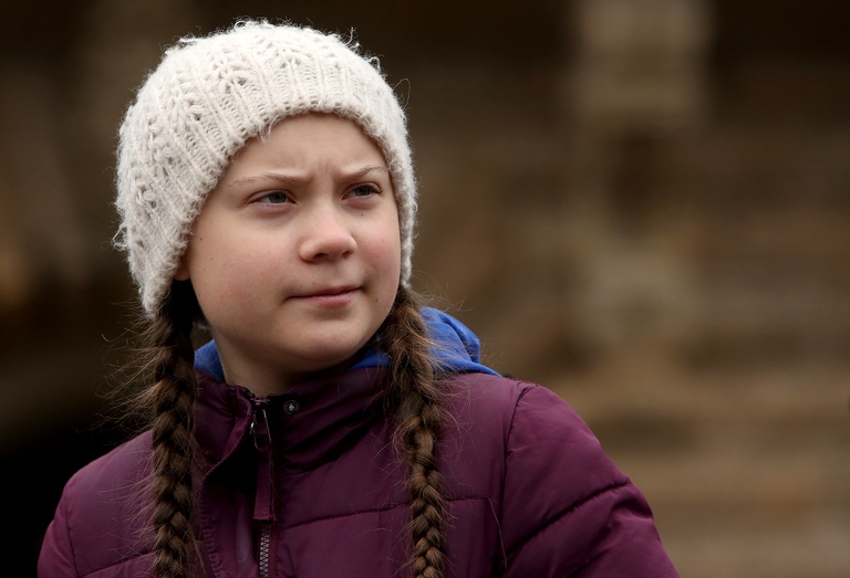 Greta Thunberg durante una marcia di protesta ad Amburgo