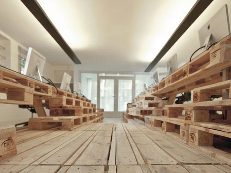 10-cose-che-puoi-fare-coi-pallet-low-budget_ufficio