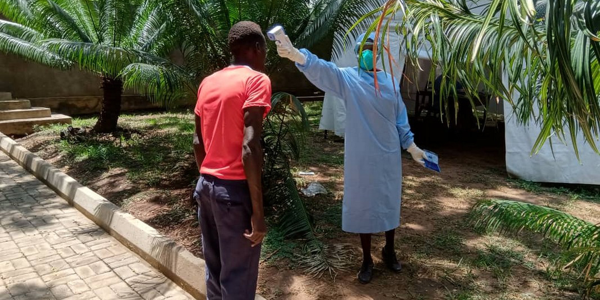 Combattere a mani nude. Come l’ospedale di Kalongo in Uganda affronta l