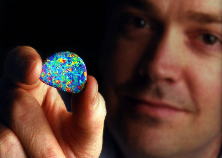 L'opale ha il potere di liberare dall’angoscia - pietre e minerali