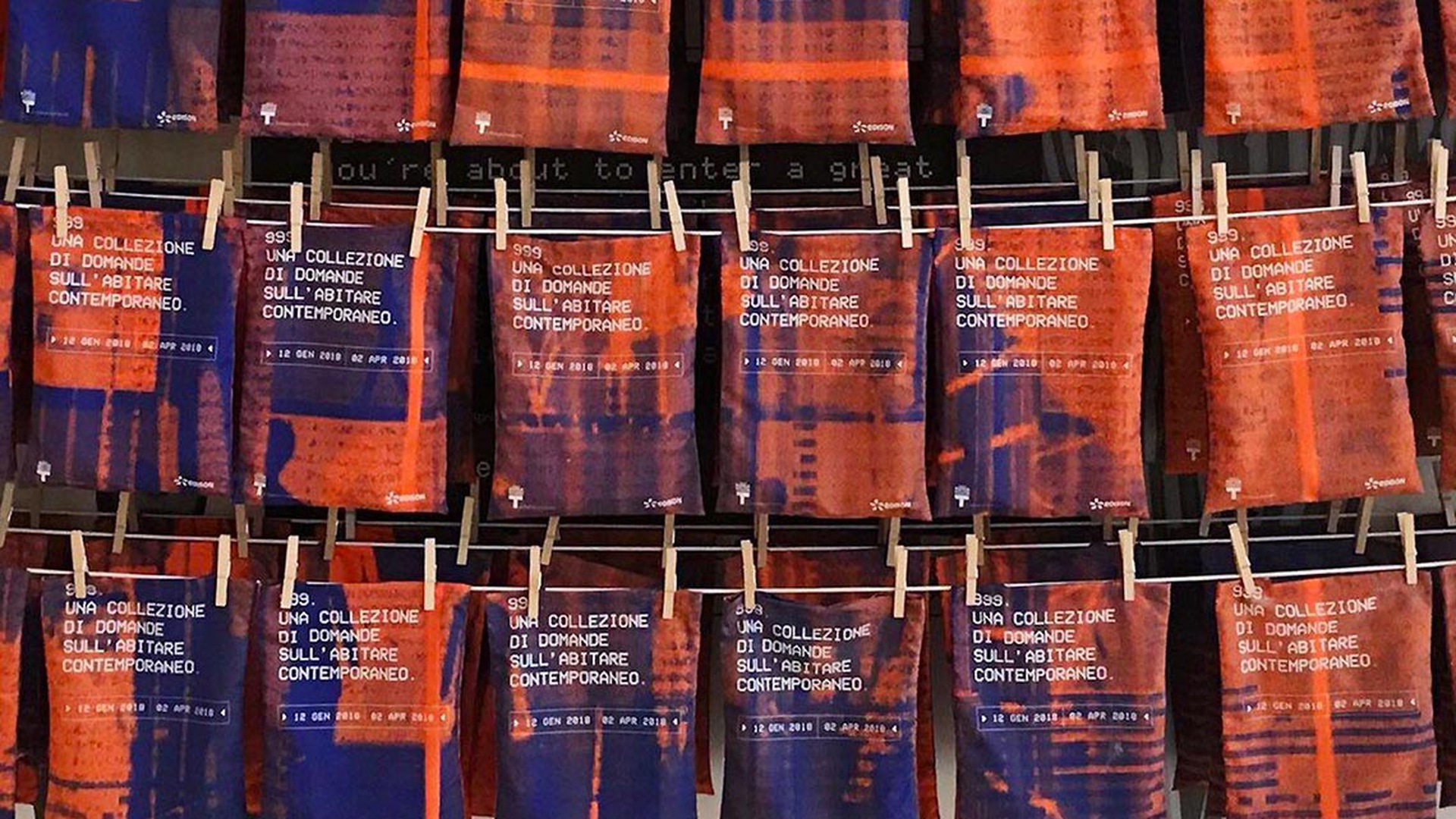 Ogni mattina, i primi sessanta visitatori di 999 domande ritirano la loro borsa gratis