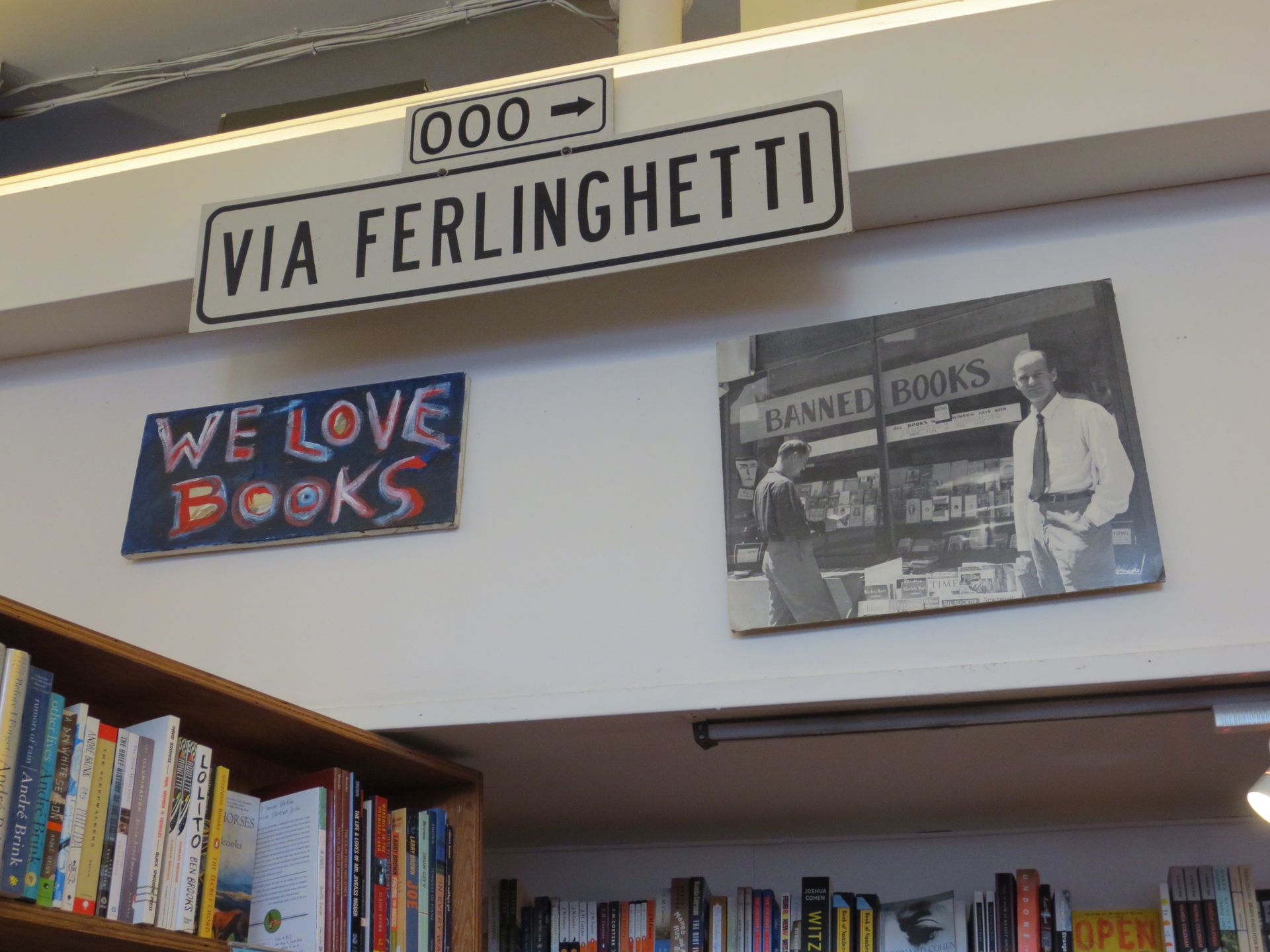 Le foto della libreria City lights a San Francisco