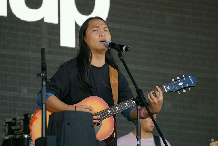 Fragrant Village lo scorso 27 novembre al Clockenflap festival si sono potuti esibire difronte a migliaia di persone. Sullo stesso palco dei Chemical Brothers.