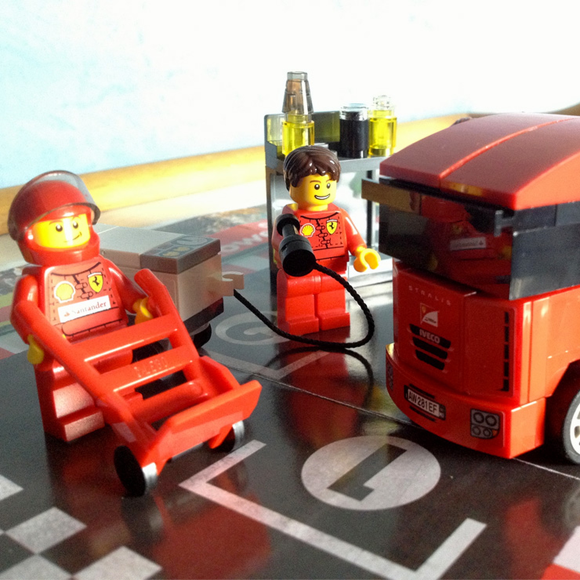 Lego sospende la collaborazione con Shell