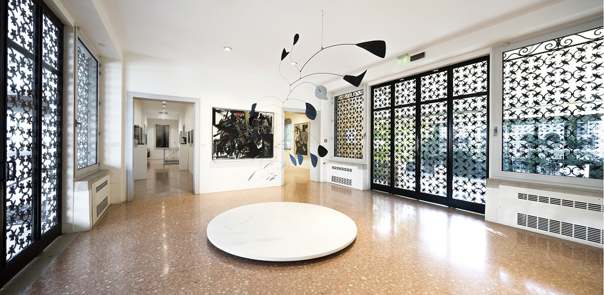 L'interno del palazzo che ospita la Peggy Guggenheim Collection