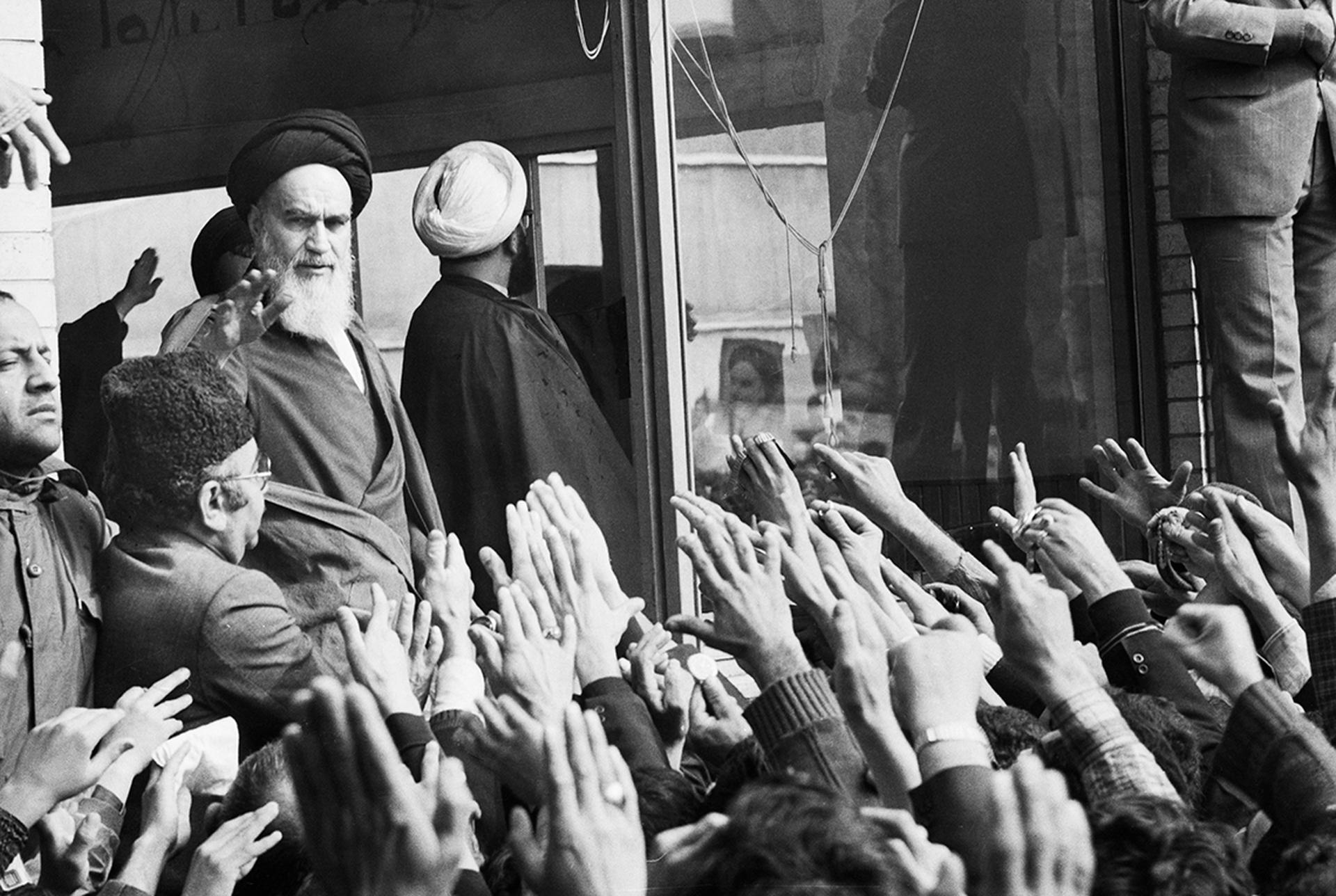L’ayatollah Khomeini torna a Teheran