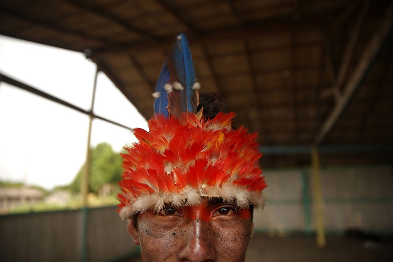 Membro di una tribù indigena dell'Amazzonia